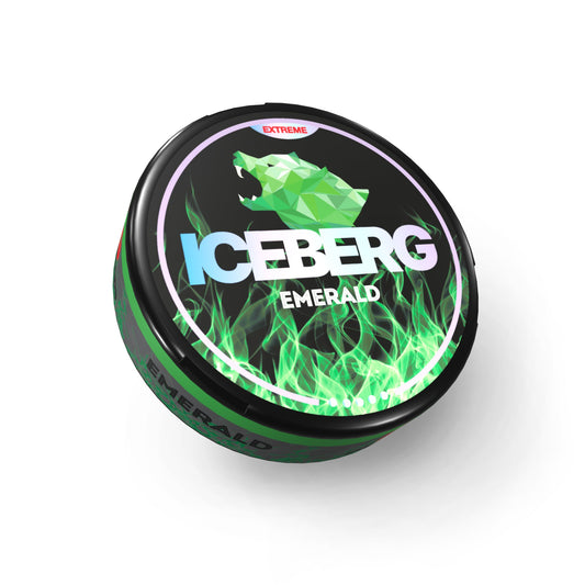 Detail close-up of the green and black circular tin of Iceberg Emerald Snus featuring graphic design on a white background